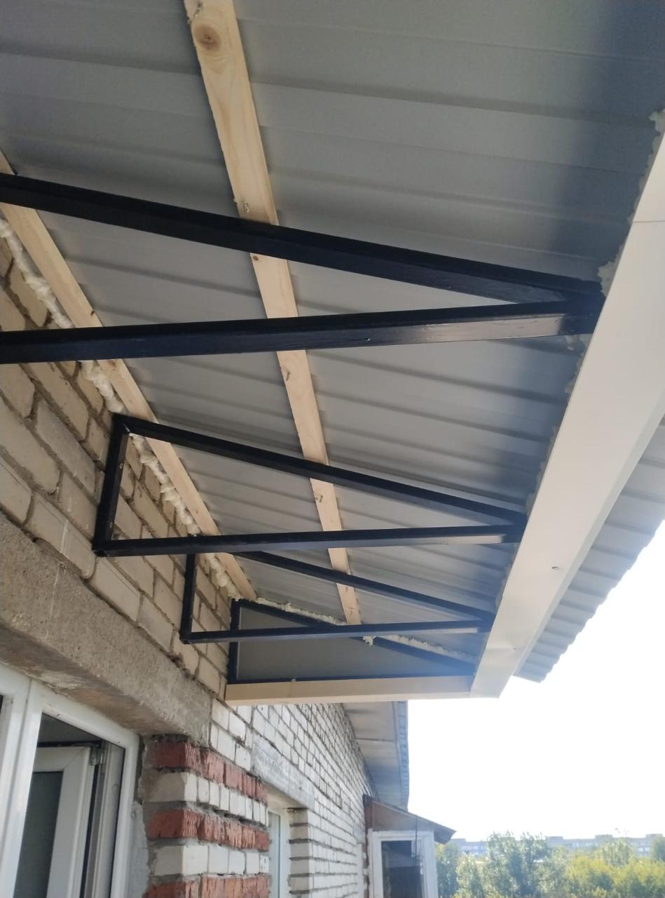 Зависимая крыша на балкон Профсоюзная улица