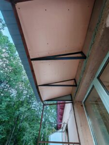 крыша на балкон